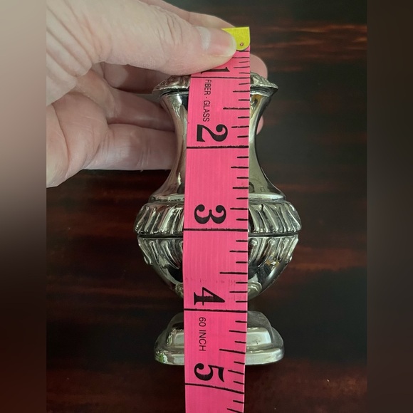 Vintage Grenadier Silver Plated Salt & Pepper Shakers - Picture 14 of 15